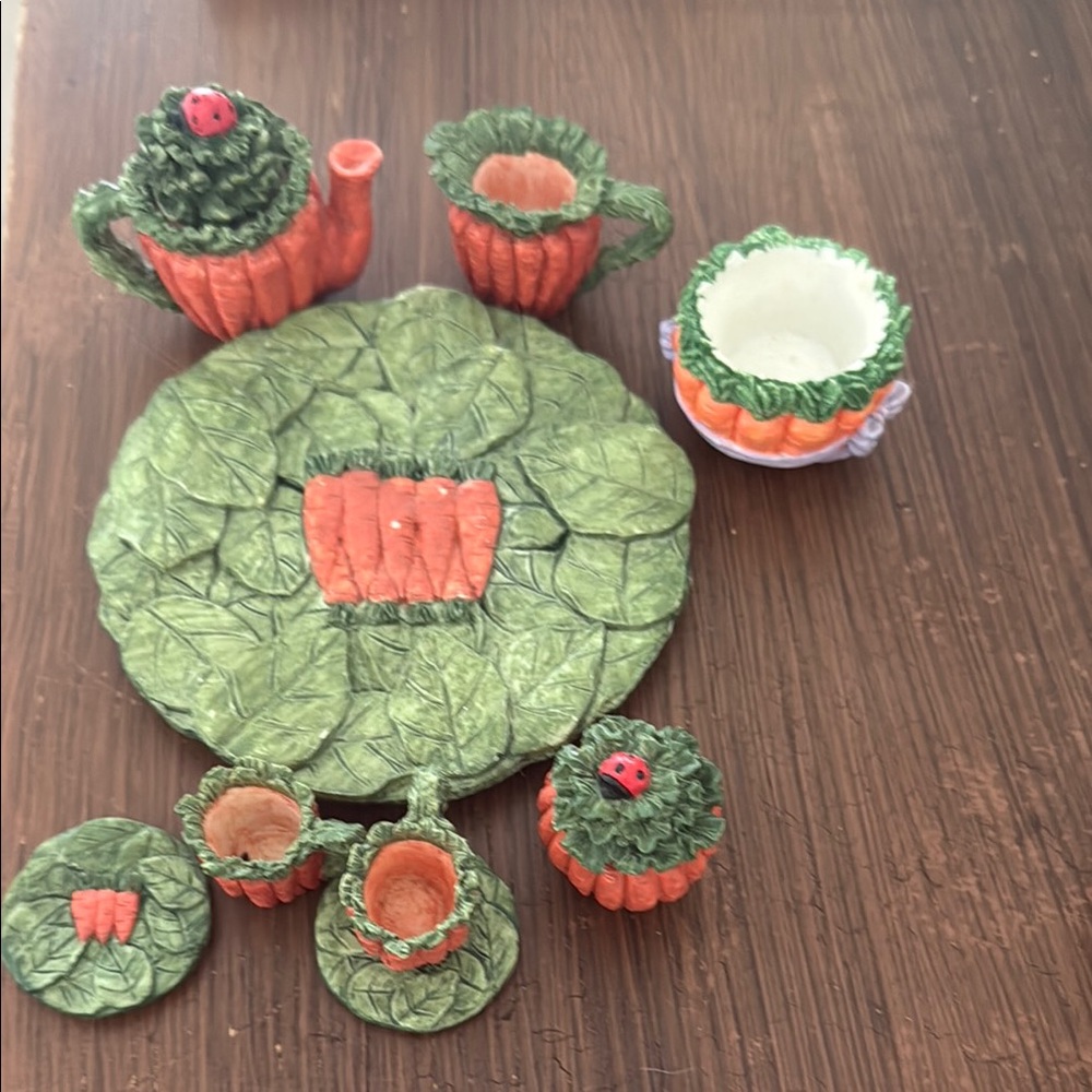 Leaf and Carrots Tea Set